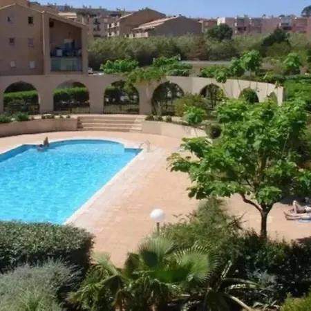 Un Sejour Ideal A Deux Pas De La Apartment Hyeres