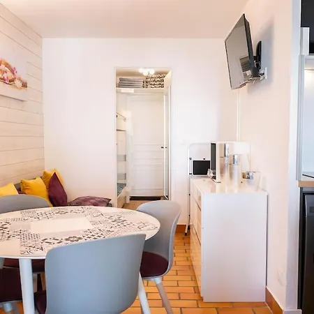Apartment Un Sejour Ideal A Deux Pas De La Hyeres
